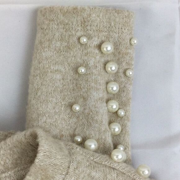 Soft Beige Sweater with Pearls - Picture 7 of 8